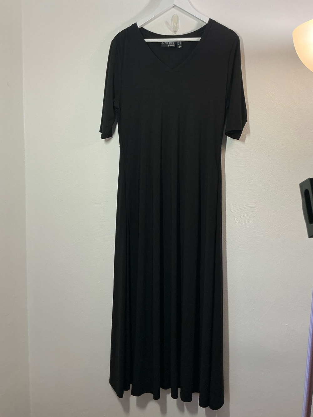 Attitudes by Renee Black V-Neck Short Sleeve Maxi Dress Size Large